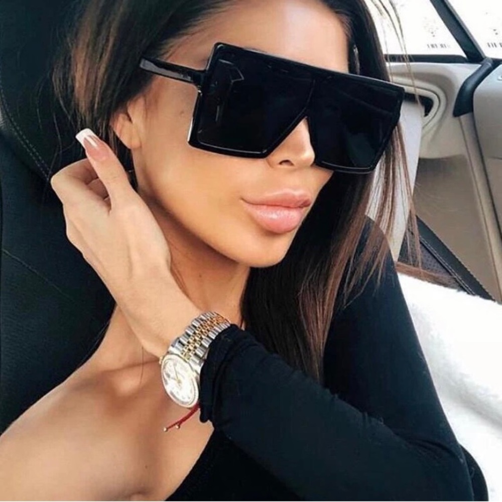 Classy “Oversized Sunglasses” 100% UV Protection!🕶